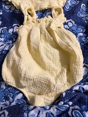 Soft Yellow Cotton Gauze Diaper Romper for Babies